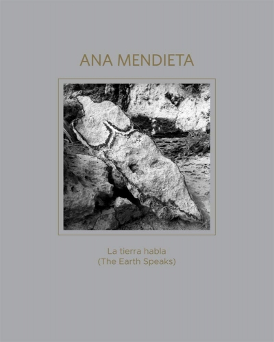 Catalogue cover of Ana Mendieta: La tierra habla (The Earth Speaks)